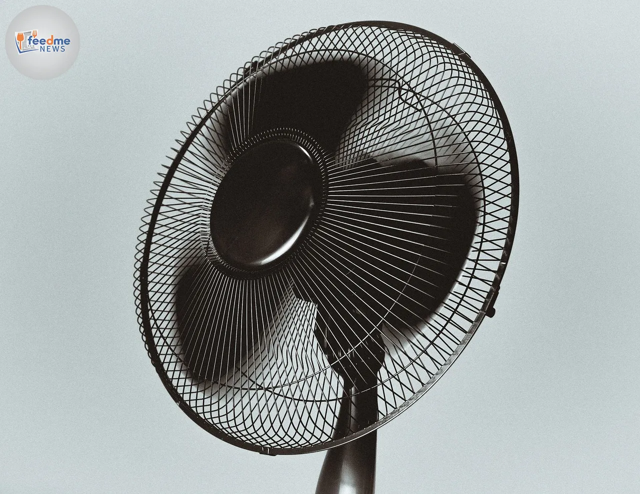 Transform Your Fan into a Free Air Conditioner with This Simple Hack